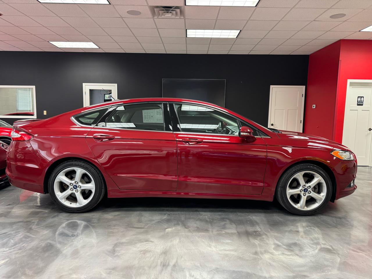 Ford Fusion SE 2016
