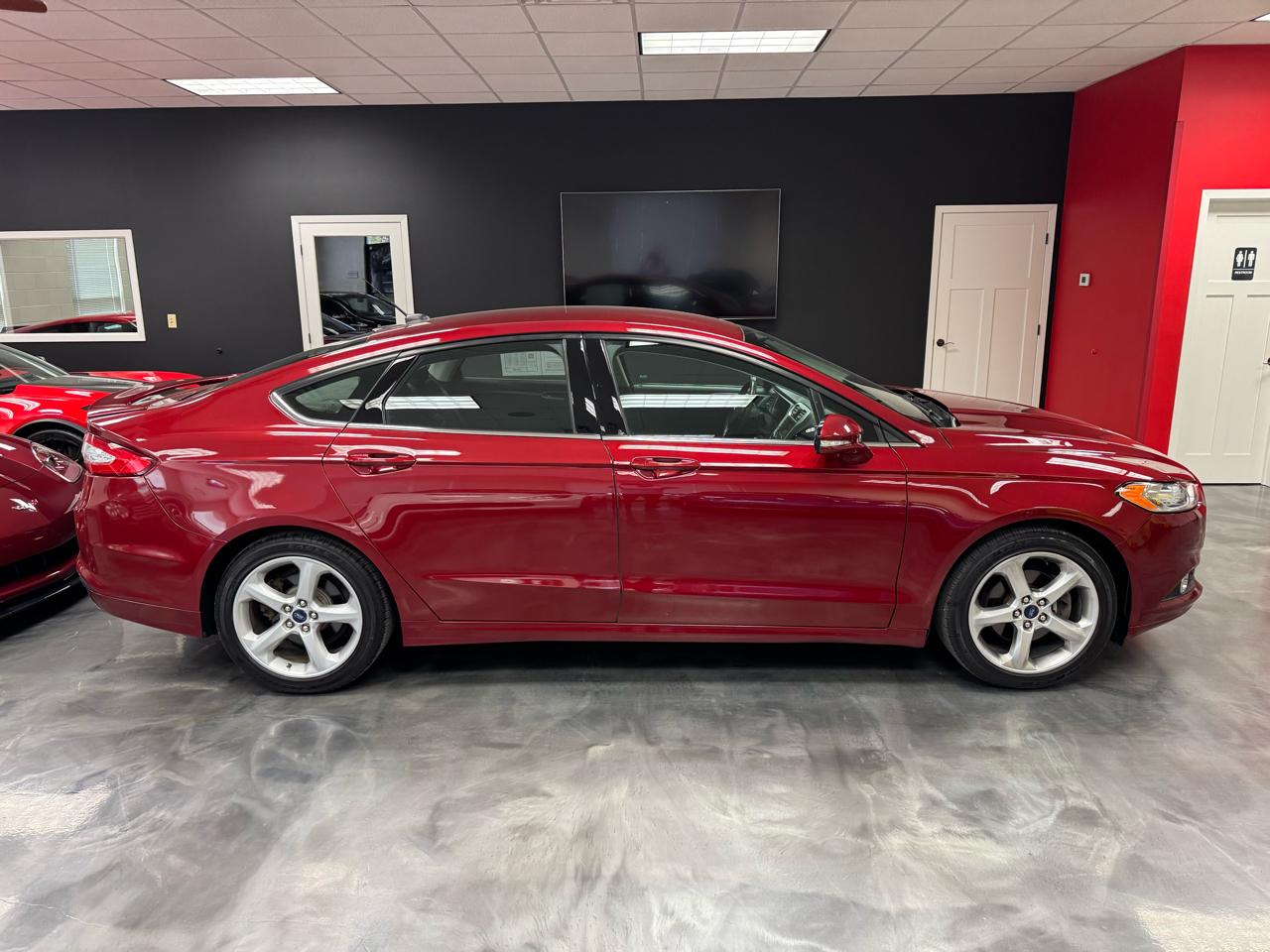 Ford Fusion SE 2016