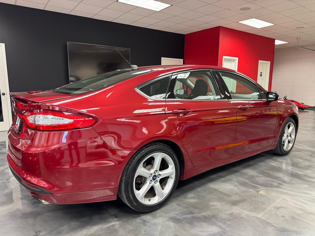 Ford Fusion SE 2016