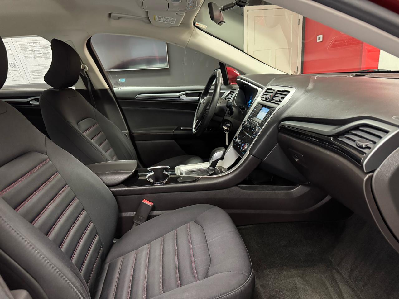 Ford Fusion SE 2016