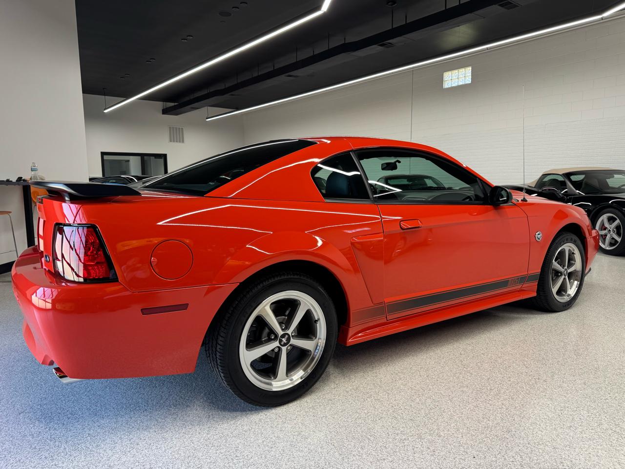 Ford Mustang  2004