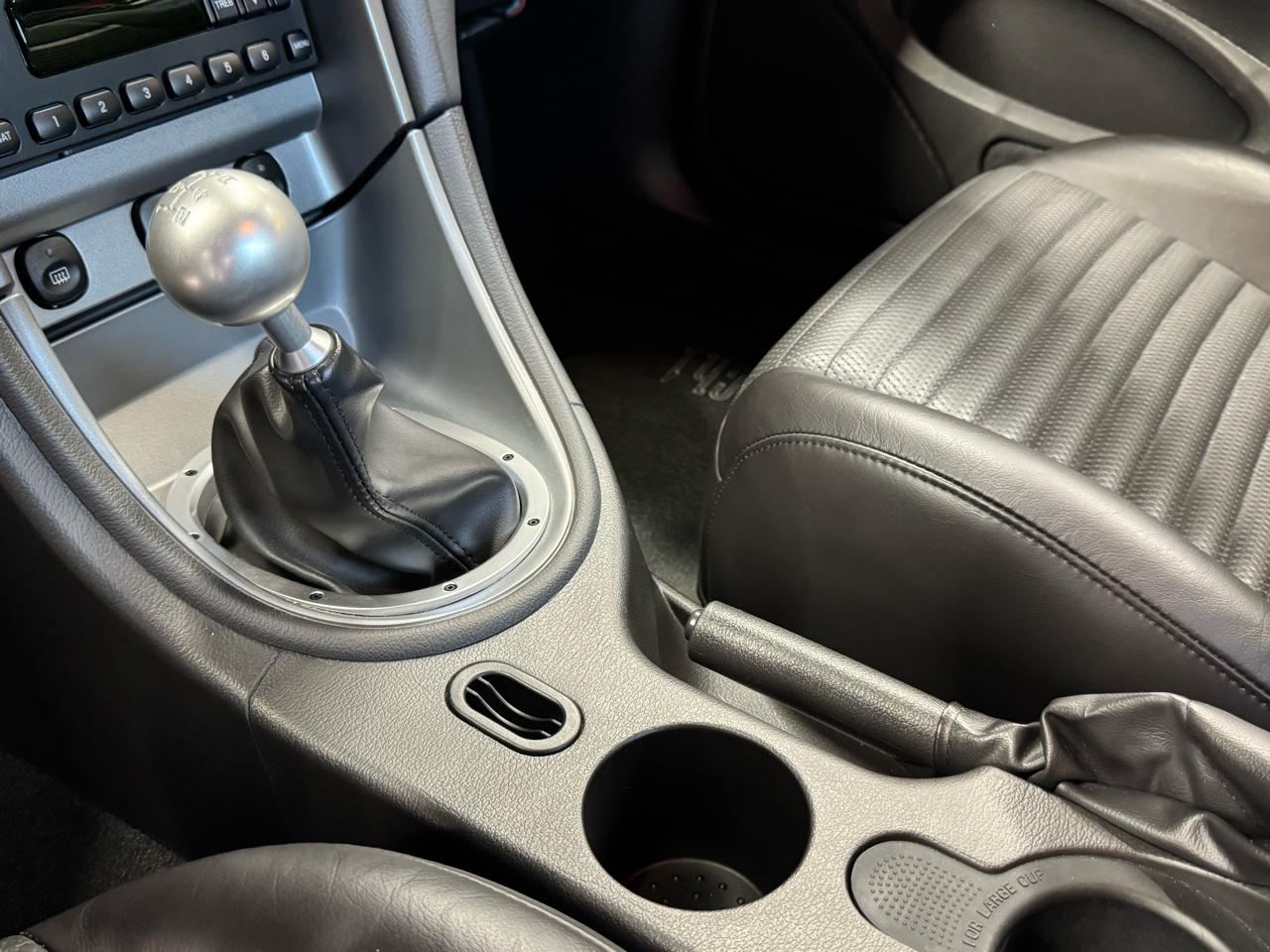 Ford Mustang  2004