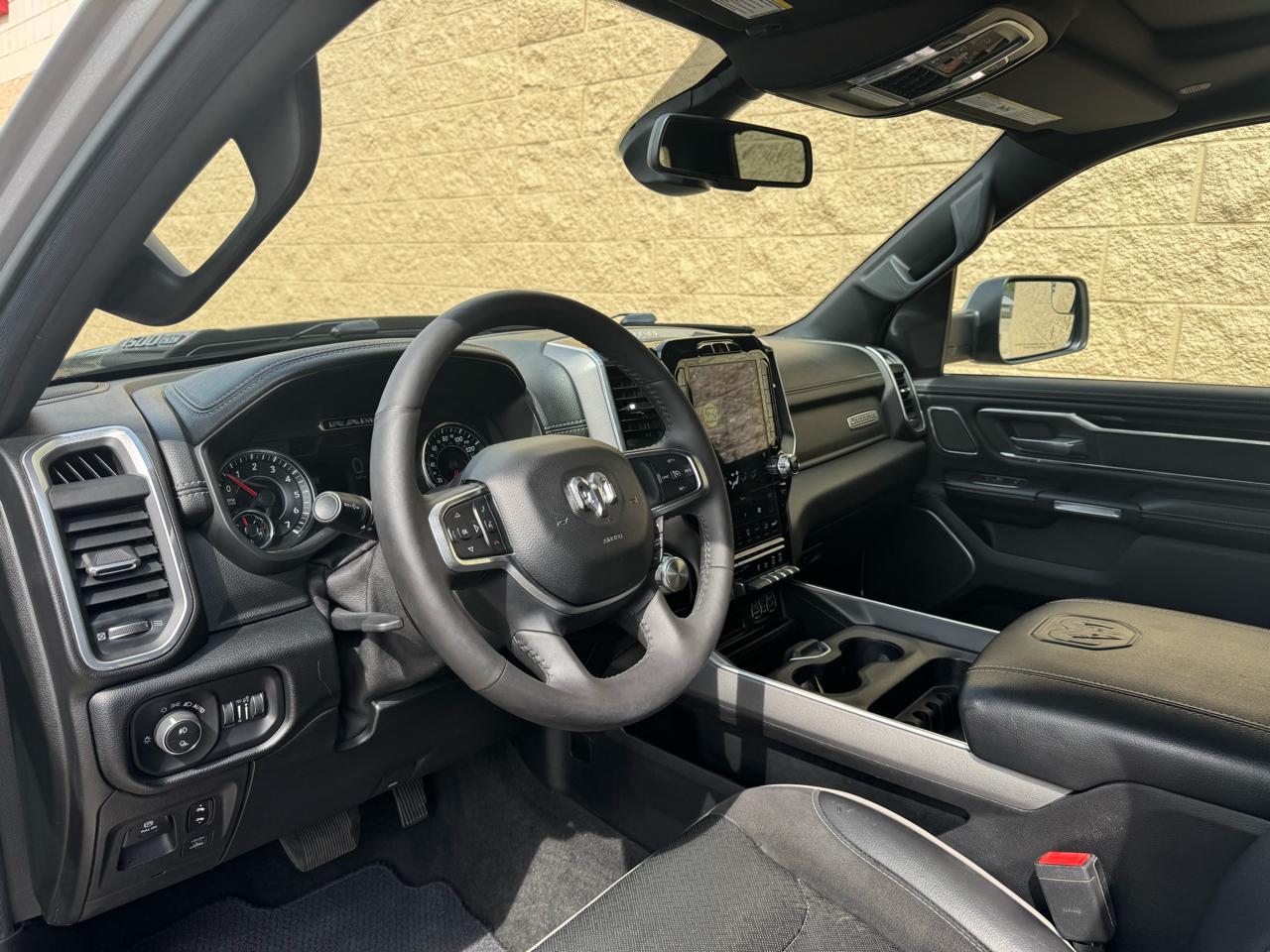 RAM 1500 Laramie 4x4 Crew Cab 5'7" Box 2020