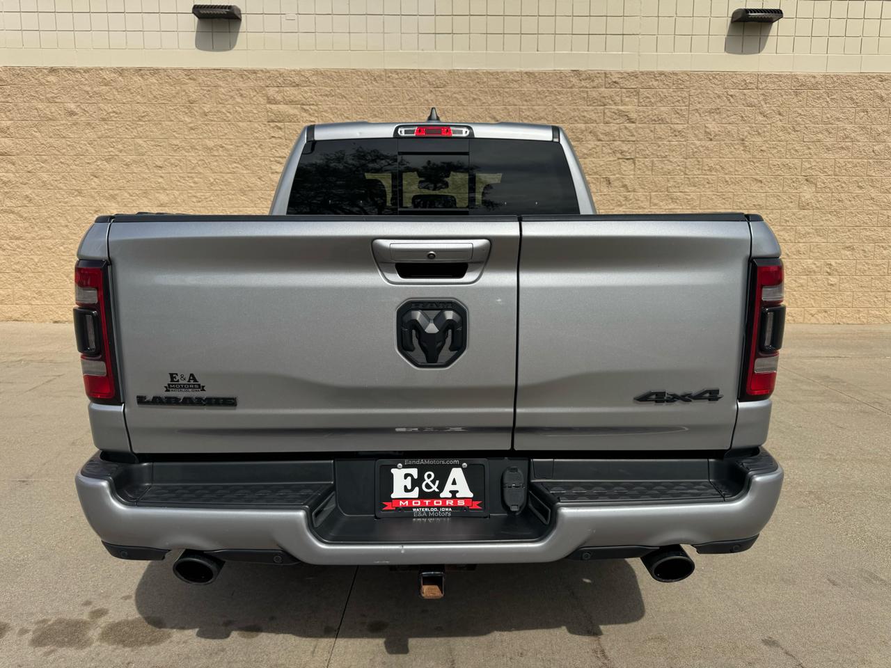 RAM 1500 Laramie 4x4 Crew Cab 5'7" Box 2020