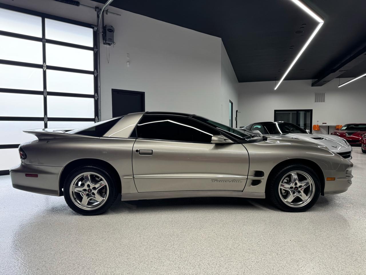 Pontiac Firebird Trans Am WS6 2001