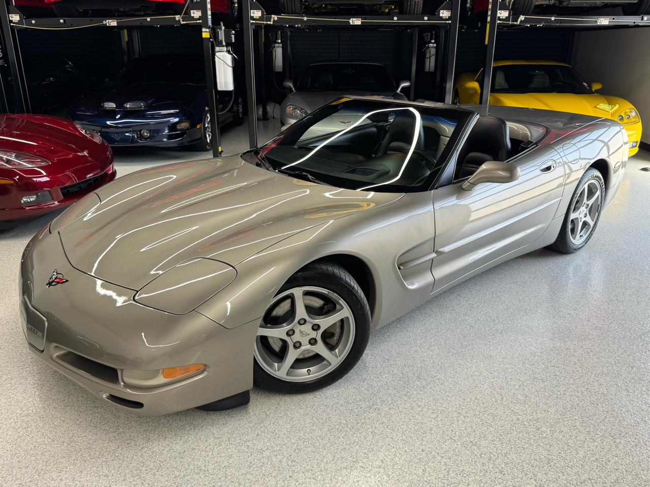 Chevrolet Corvette 2dr Convertible 2001