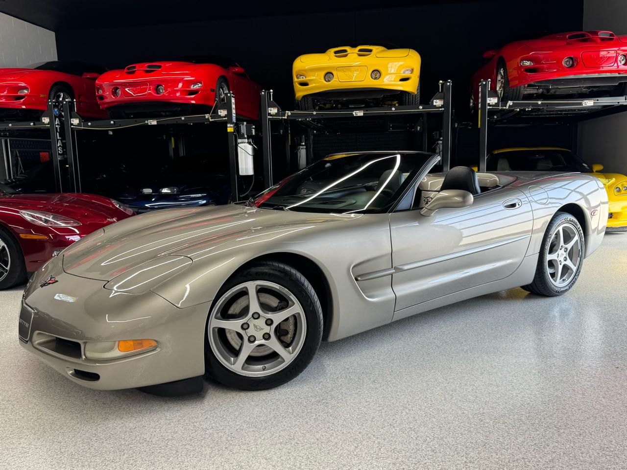 Chevrolet Corvette 2dr Convertible 2001