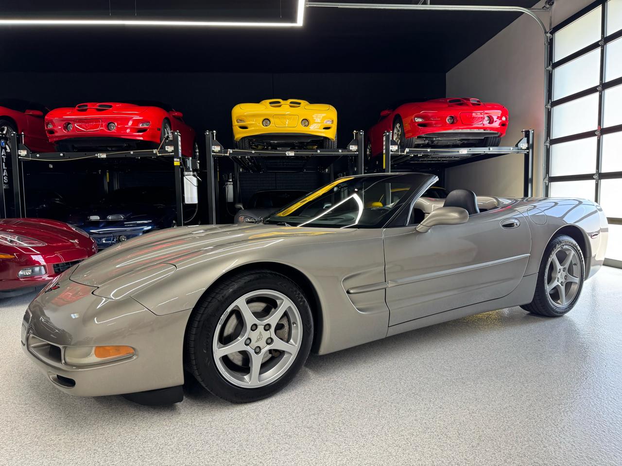 Chevrolet Corvette 2dr Convertible 2001