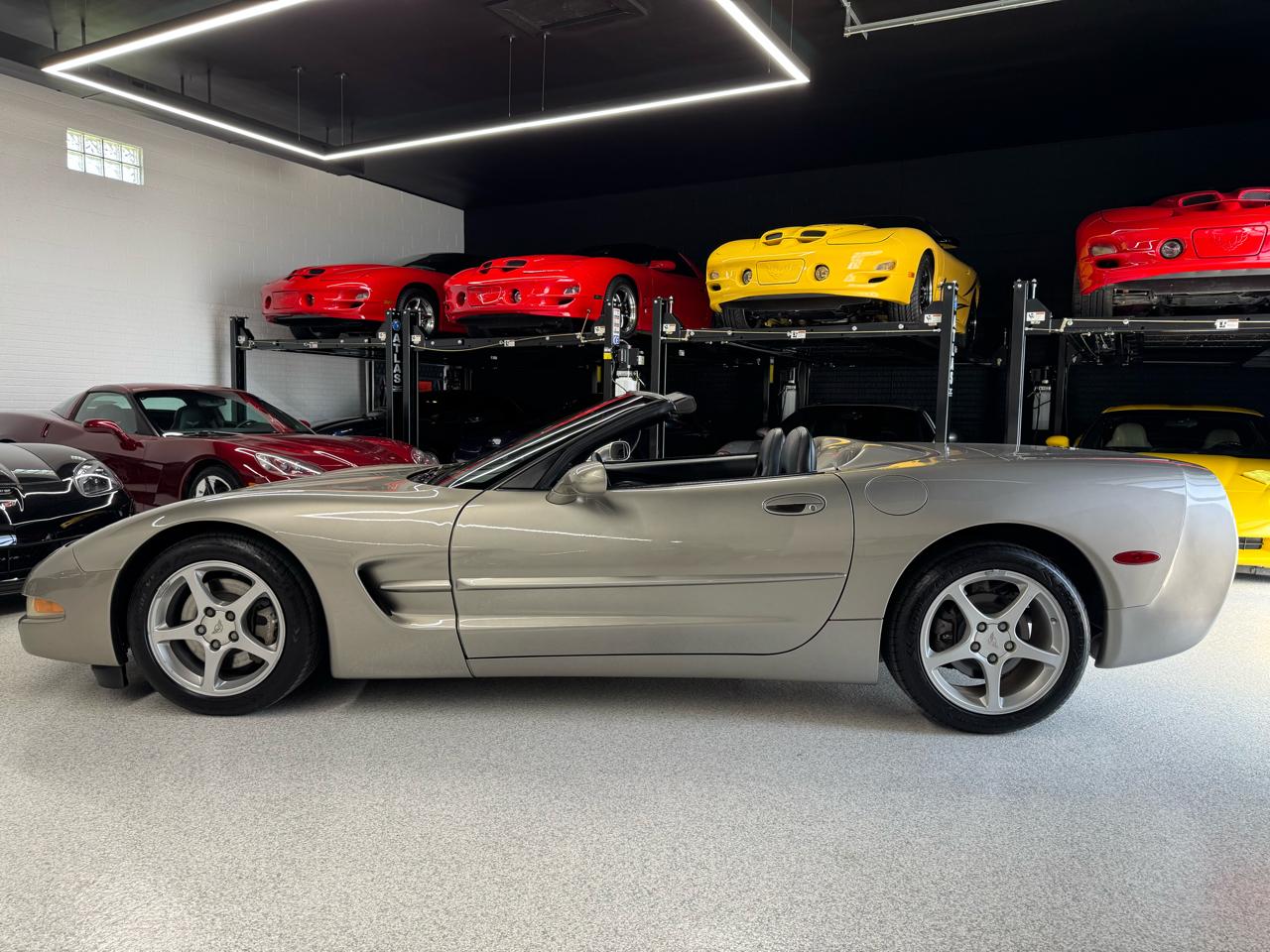 Chevrolet Corvette 2dr Convertible 2001