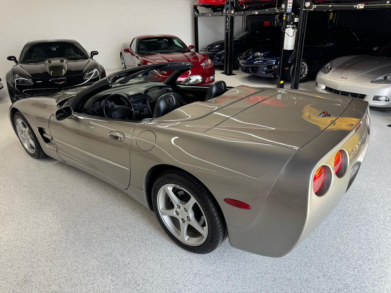 Chevrolet Corvette 2dr Convertible 2001
