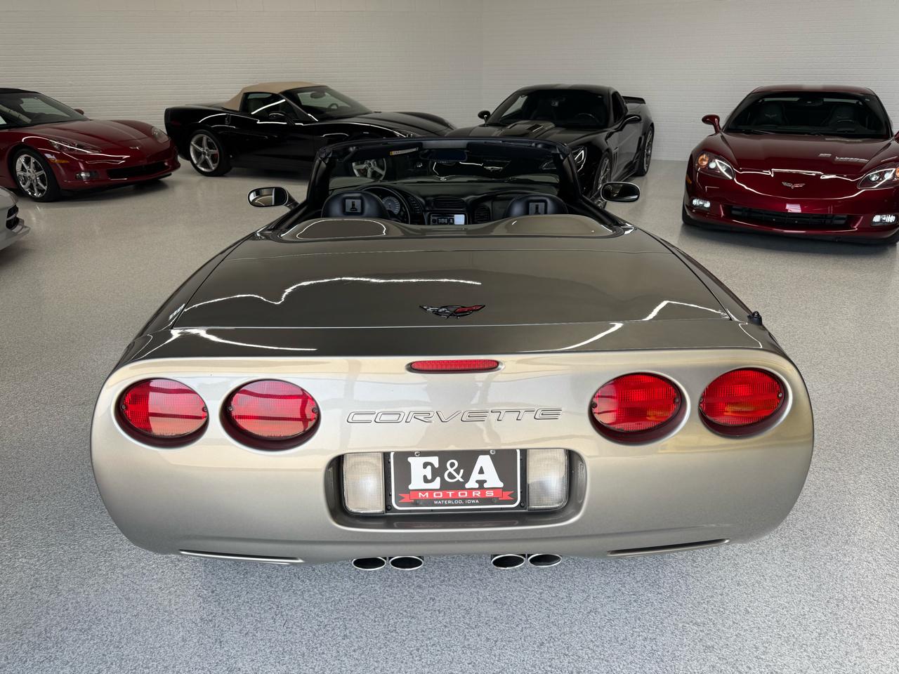 Chevrolet Corvette 2dr Convertible 2001