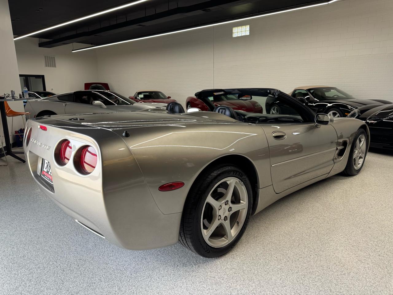 Chevrolet Corvette 2dr Convertible 2001