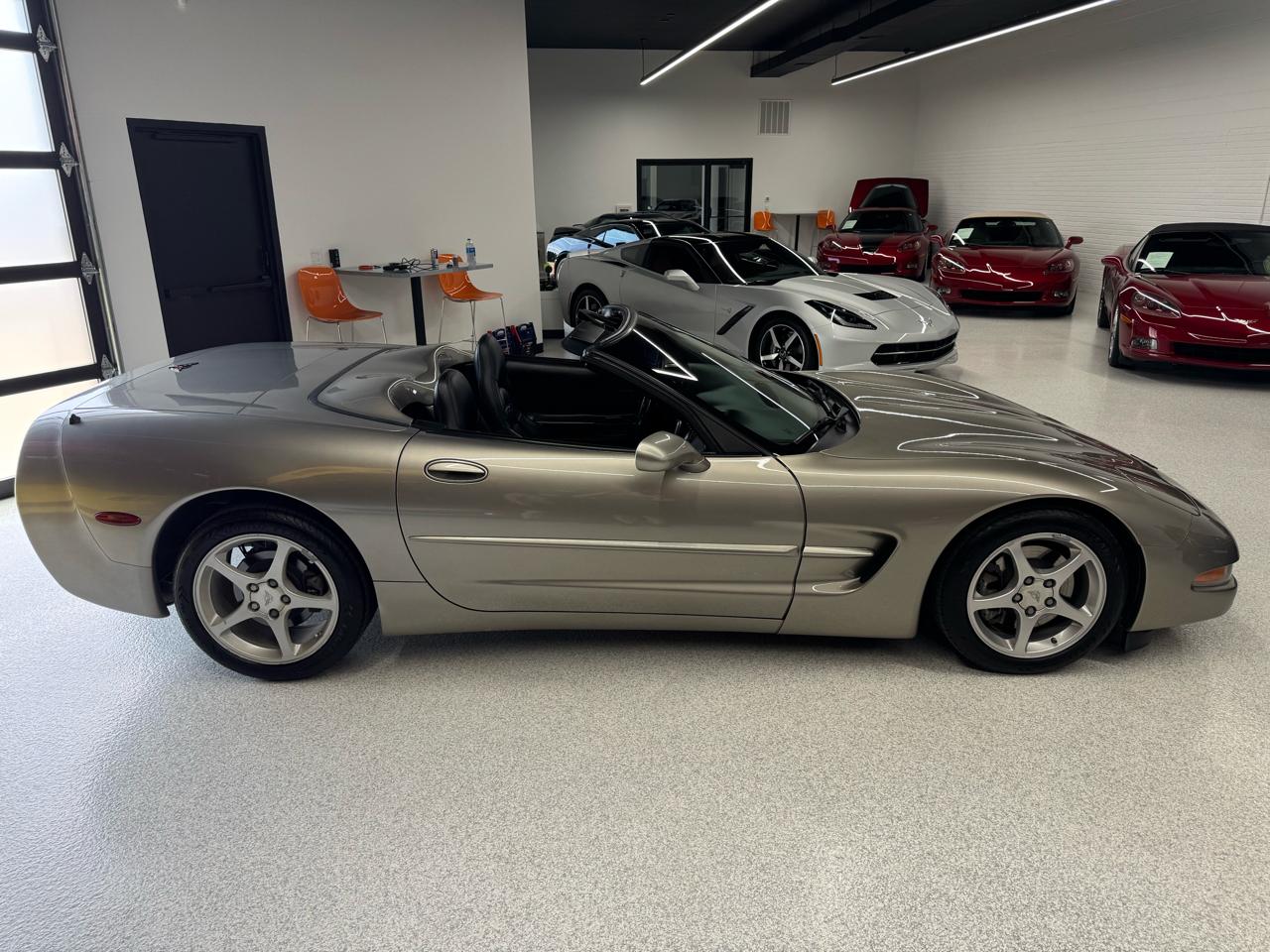 Chevrolet Corvette 2dr Convertible 2001