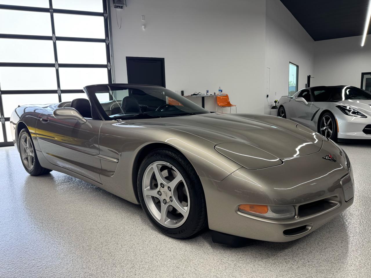Chevrolet Corvette 2dr Convertible 2001