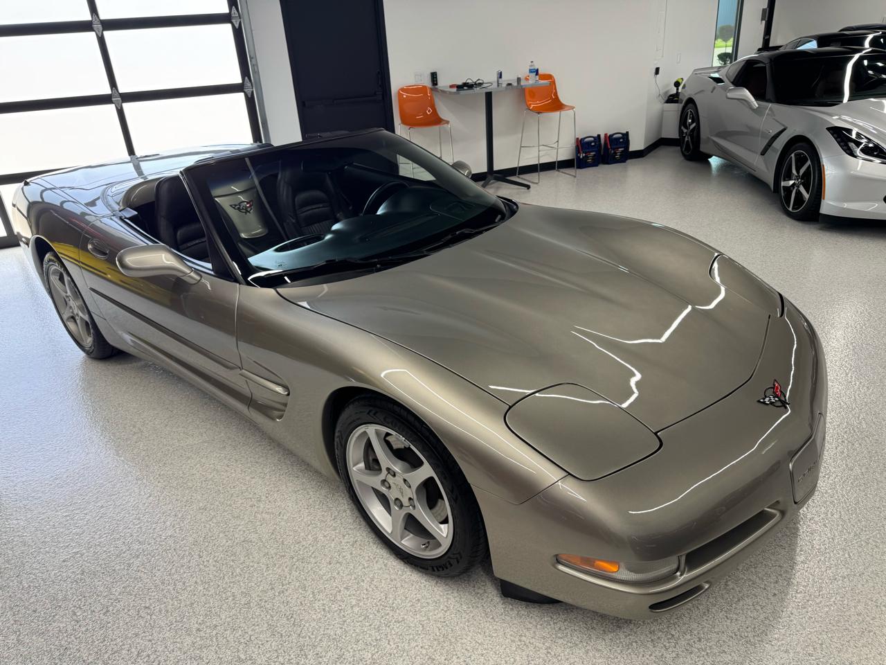 Chevrolet Corvette 2dr Convertible 2001