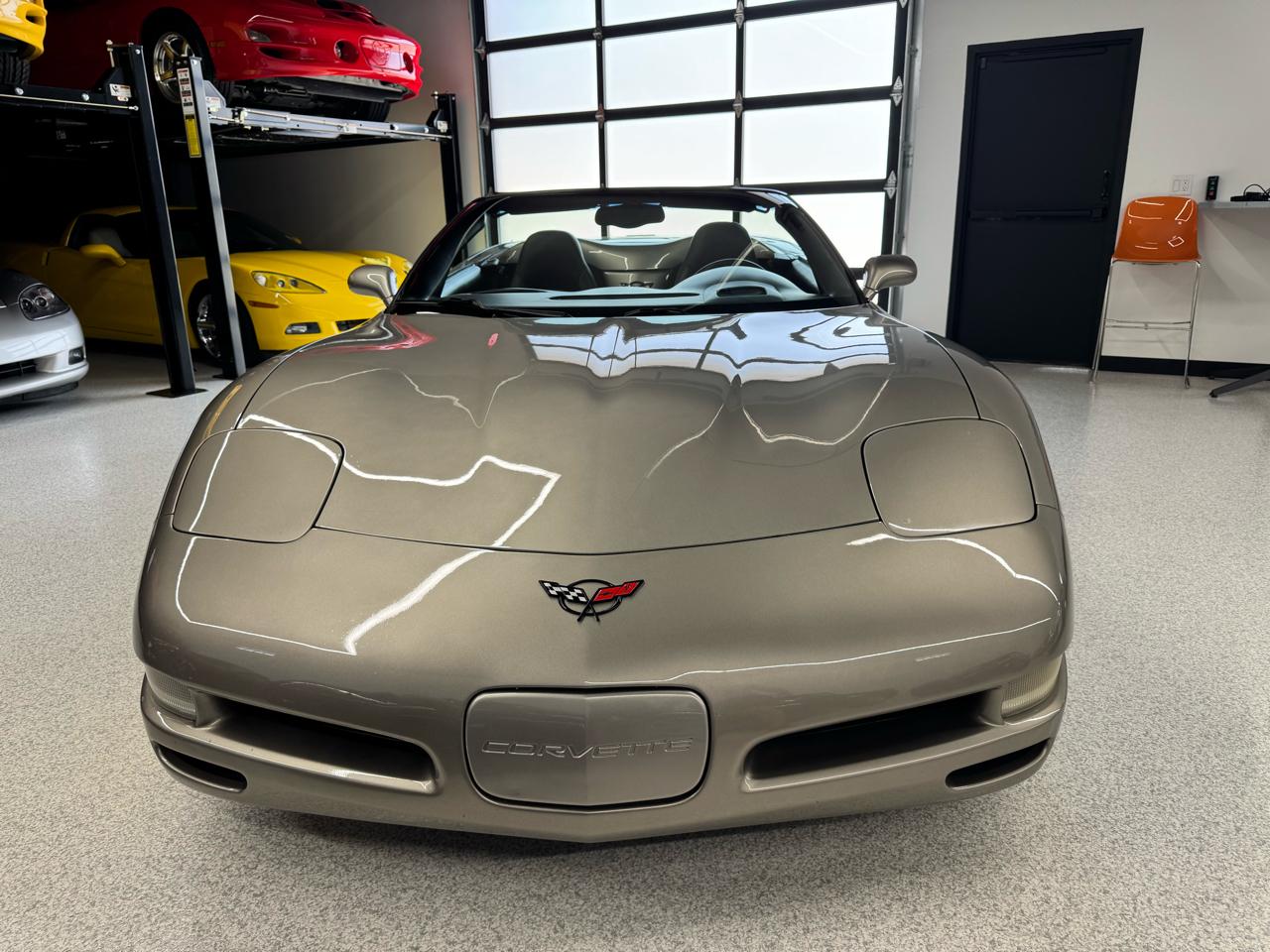 Chevrolet Corvette 2dr Convertible 2001