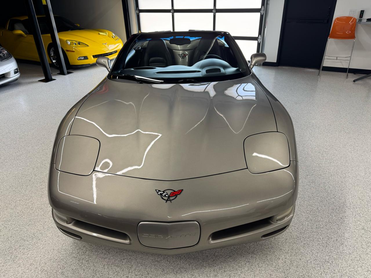 Chevrolet Corvette 2dr Convertible 2001