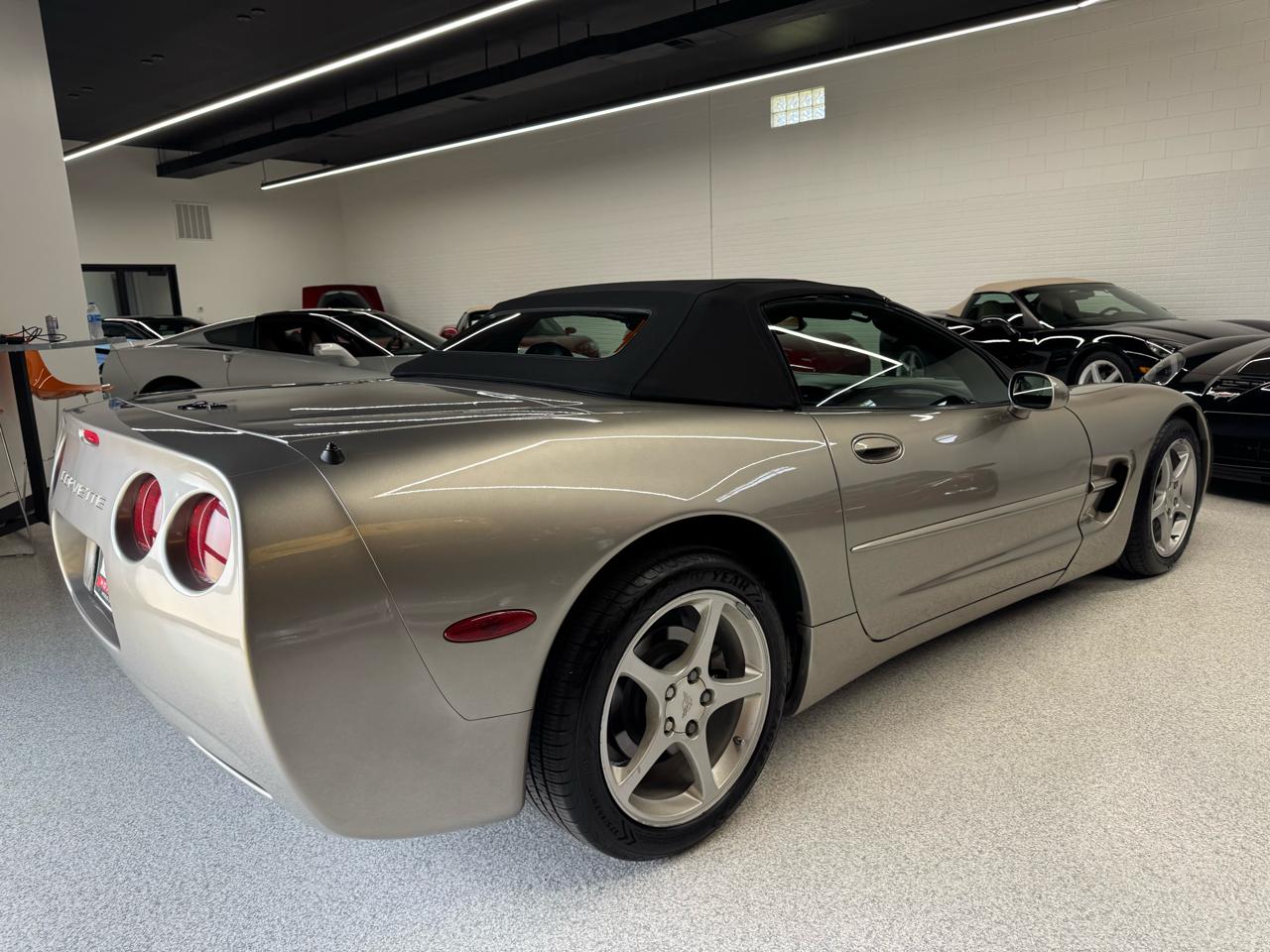 Chevrolet Corvette 2dr Convertible 2001