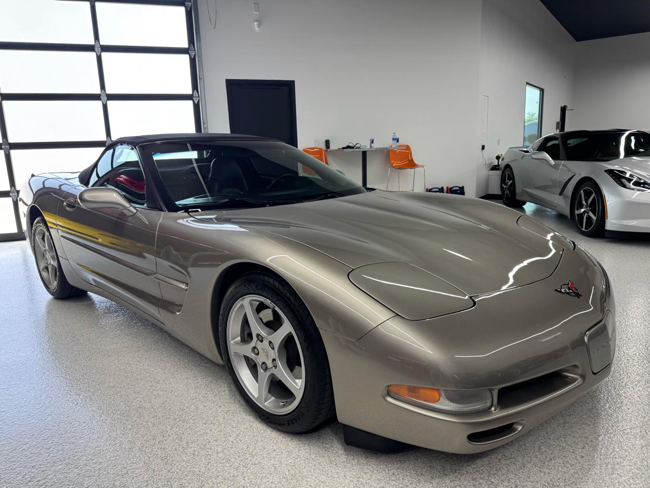 Chevrolet Corvette 2dr Convertible 2001