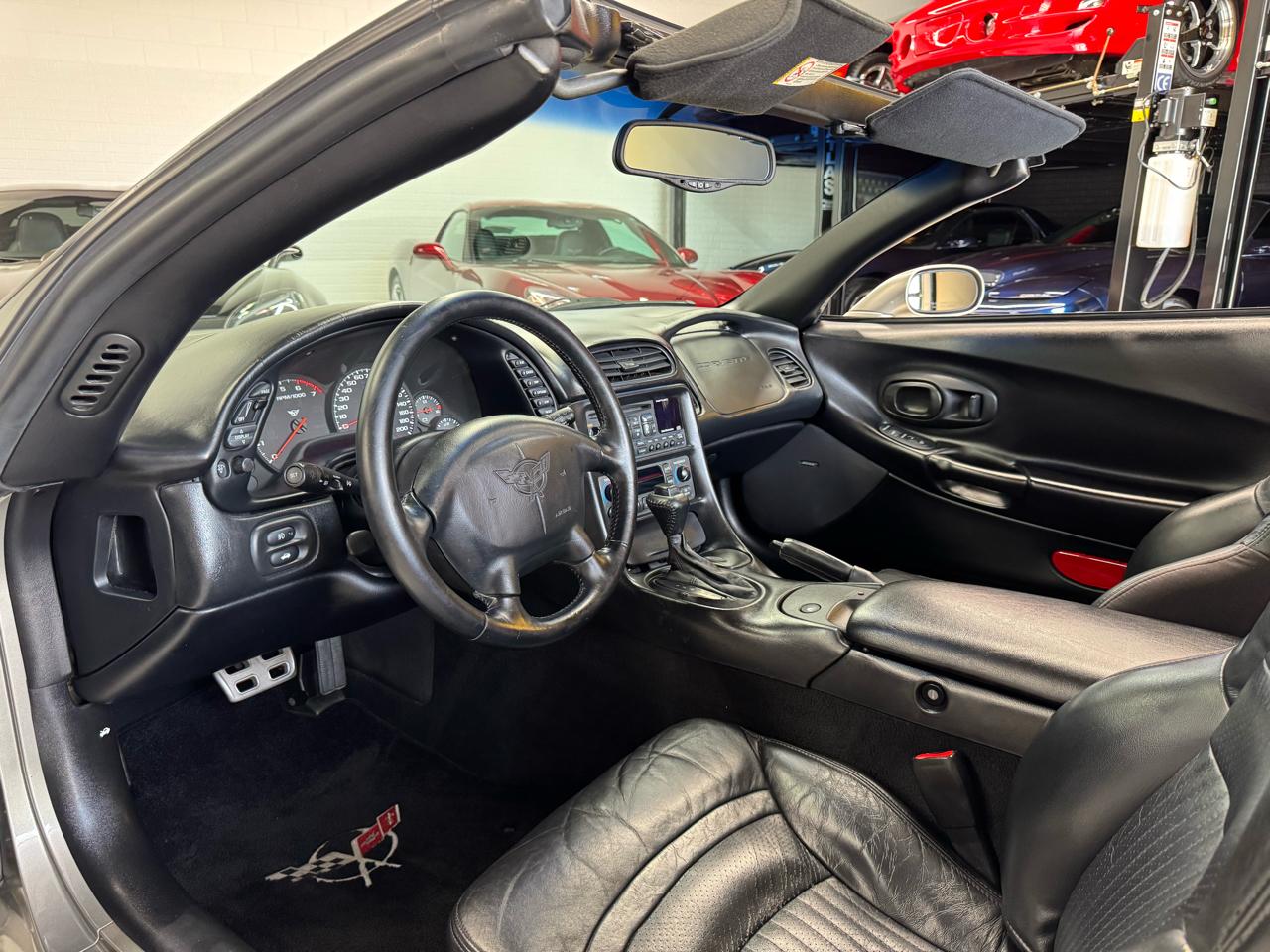 Chevrolet Corvette 2dr Convertible 2001