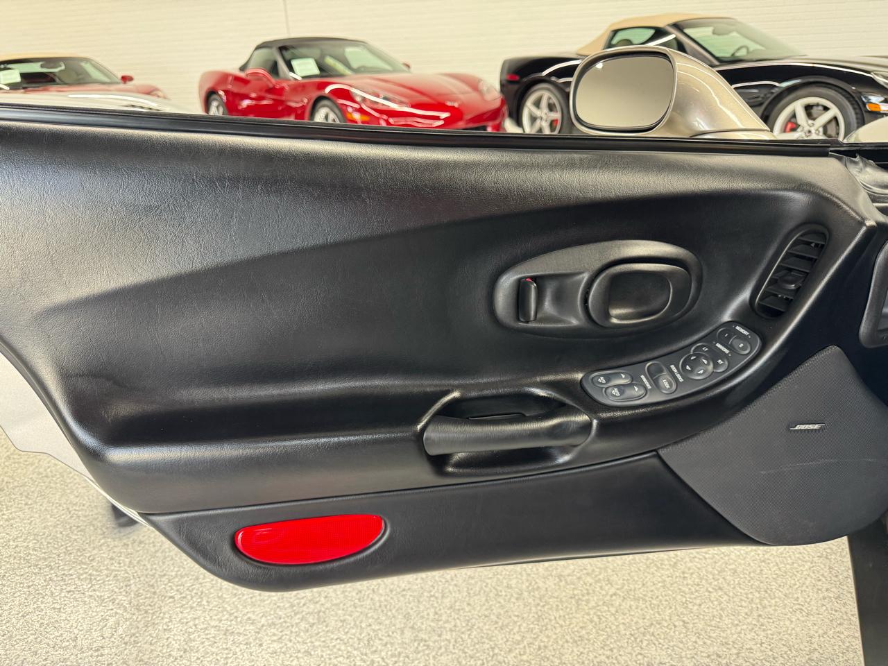 Chevrolet Corvette 2dr Convertible 2001