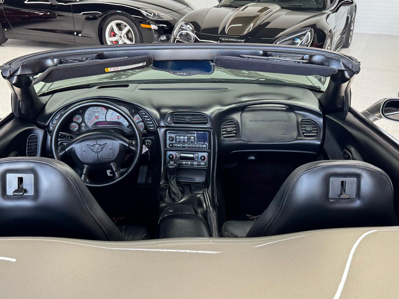 Chevrolet Corvette 2dr Convertible 2001