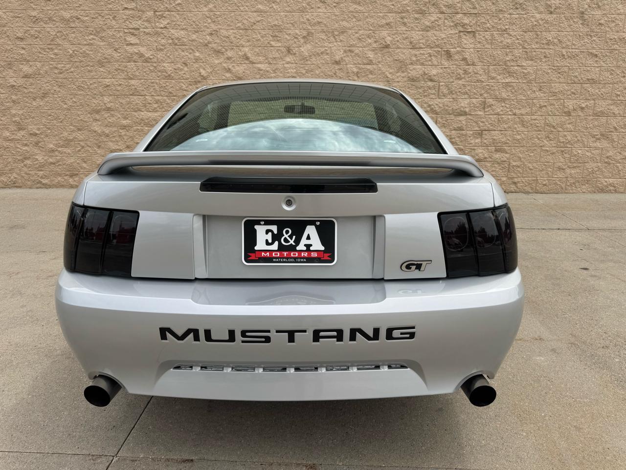 Ford Mustang GT 2000