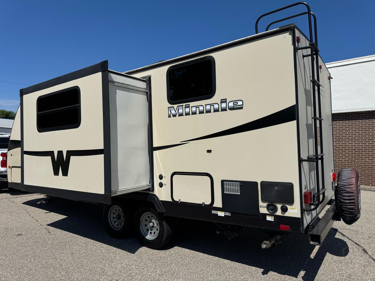 Winnebago Minnie  2016