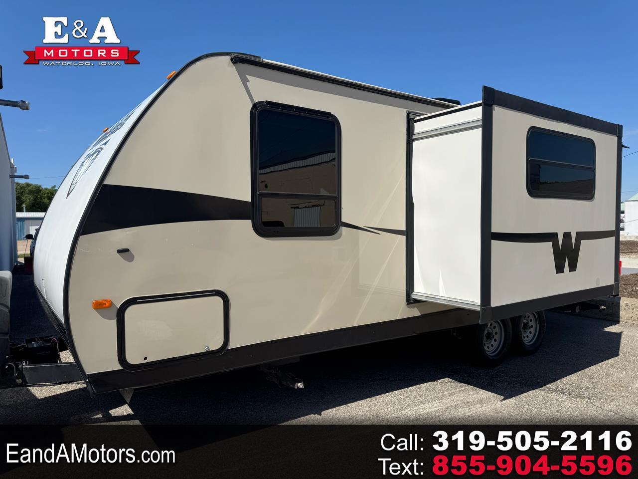 2016 Winnebago Minnie 2451BHS