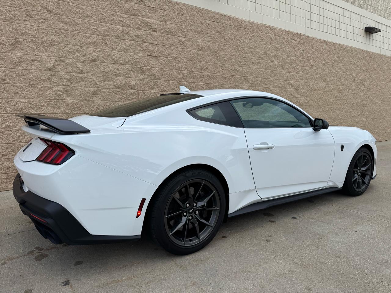 Ford Mustang Dark Horse Fastback 2024