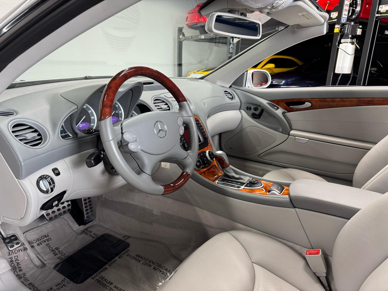 Mercedes-Benz SL-Class 2dr Roadster 5.0L 2003