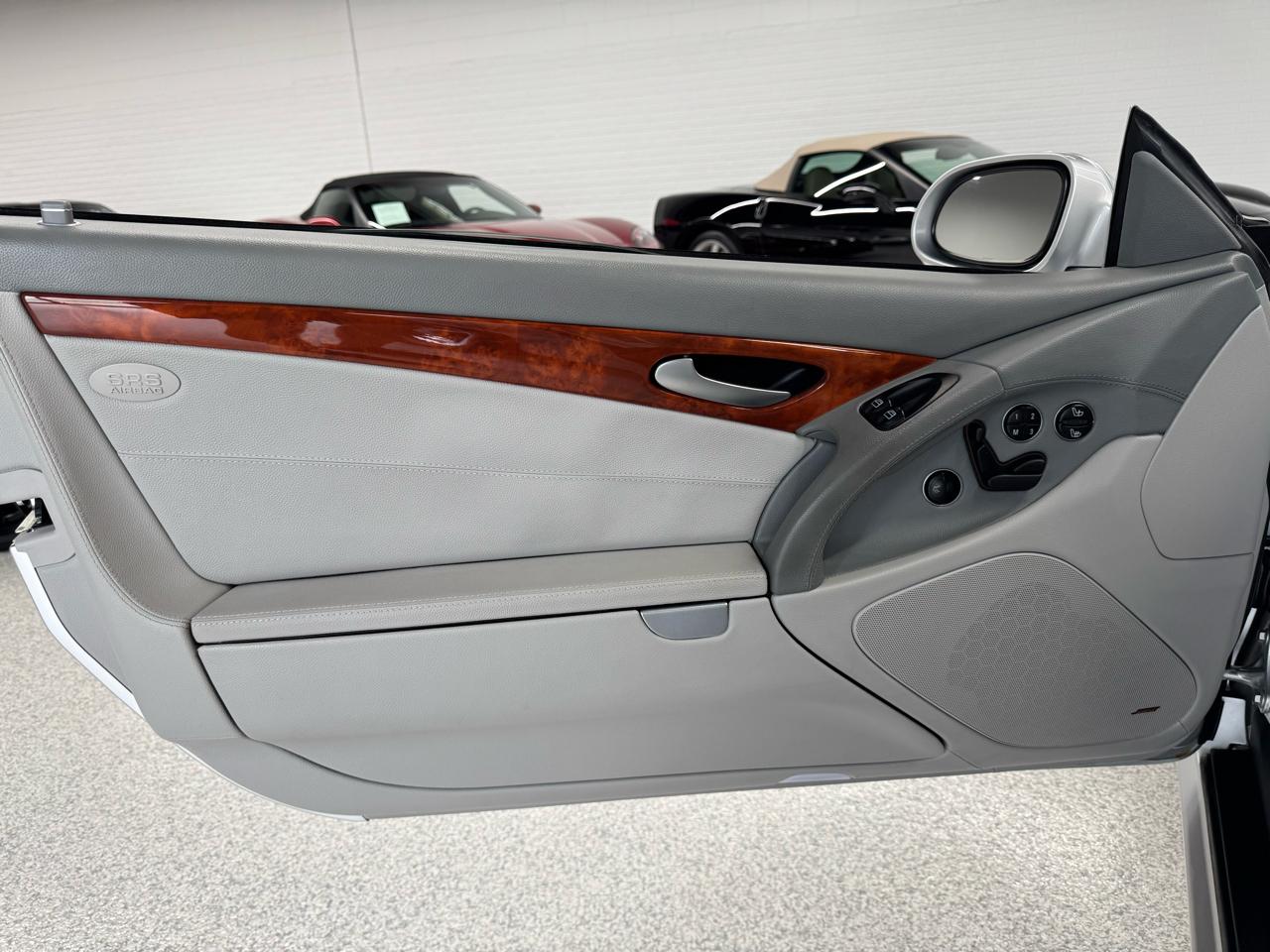 Mercedes-Benz SL-Class 2dr Roadster 5.0L 2003