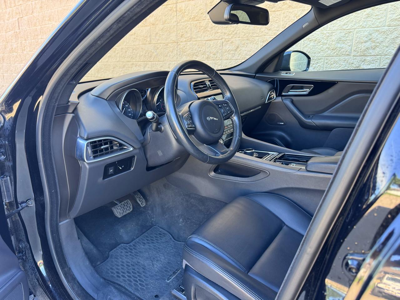 Jaguar F-Pace 25t Premium AWD 2018