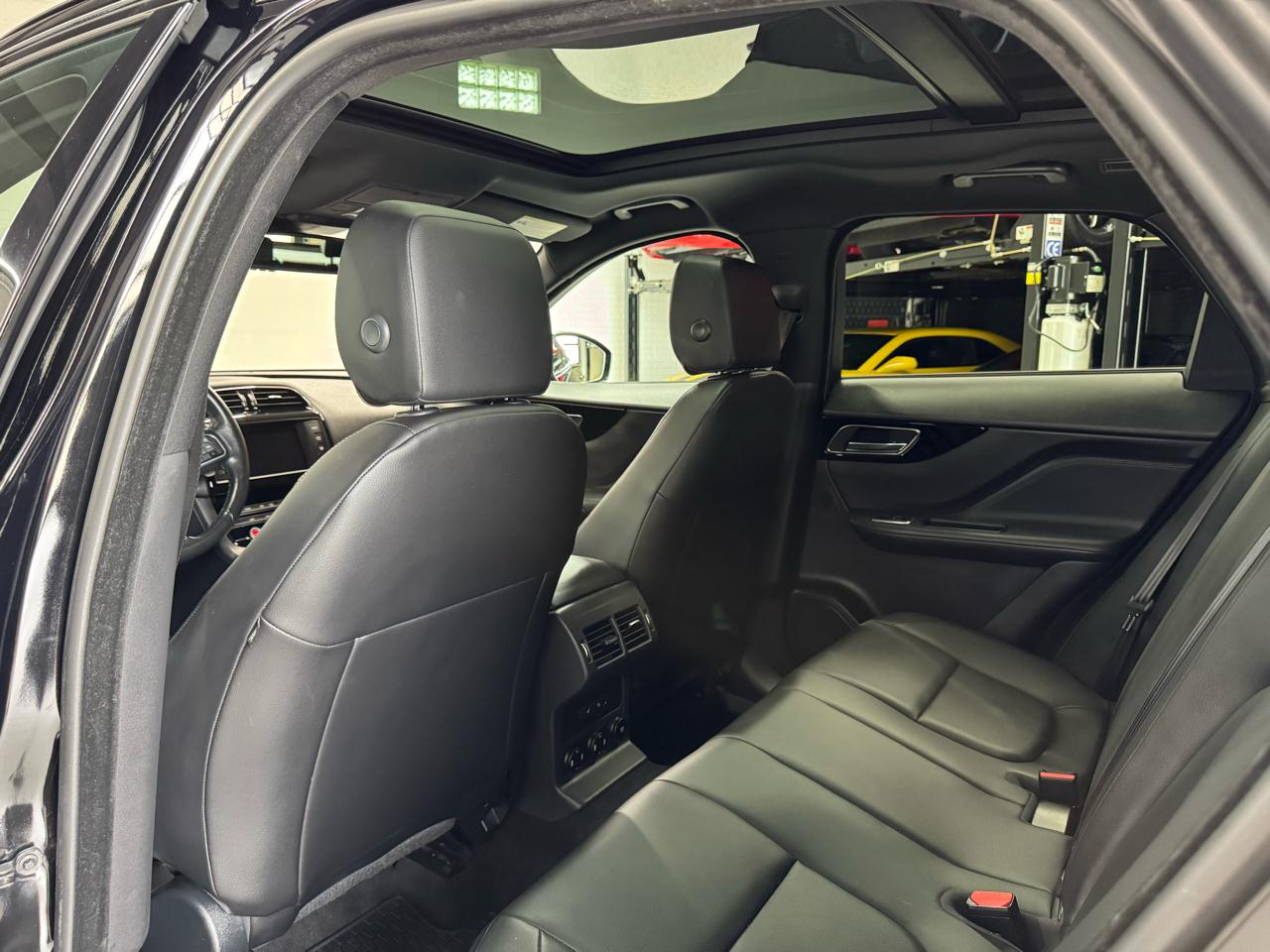 Jaguar F-Pace 25t Premium AWD 2018