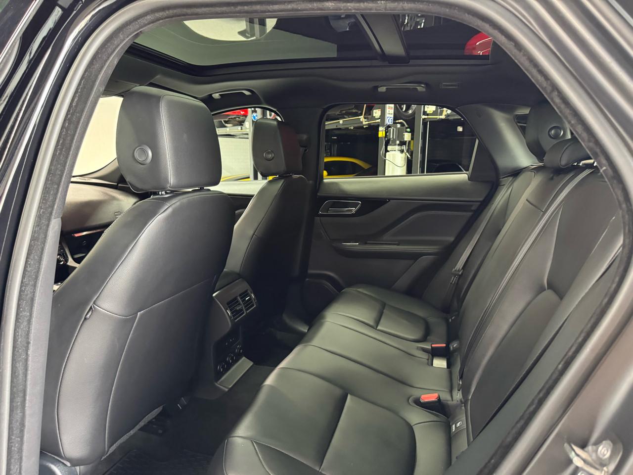 Jaguar F-Pace 25t Premium AWD 2018