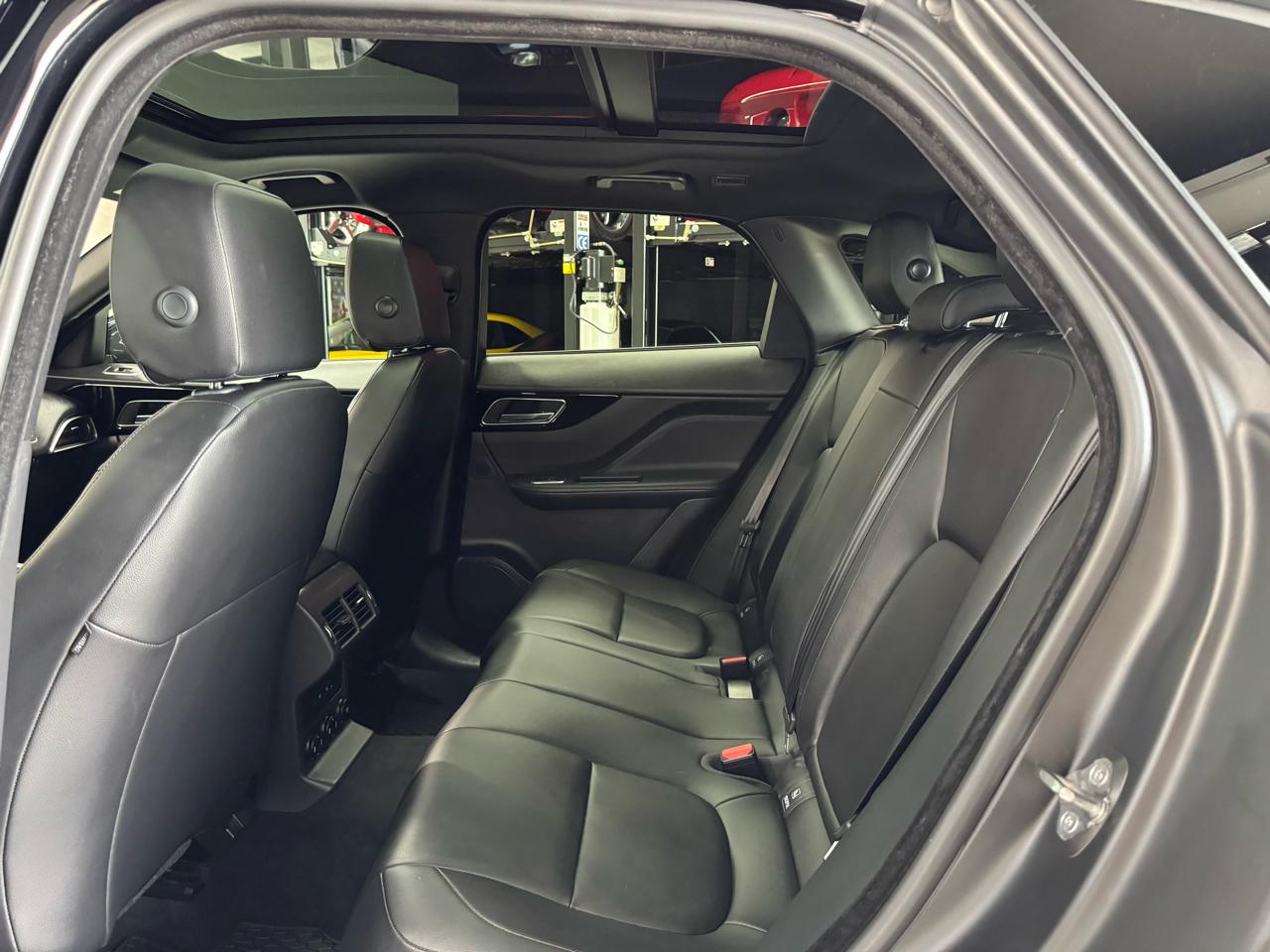 Jaguar F-Pace 25t Premium AWD 2018