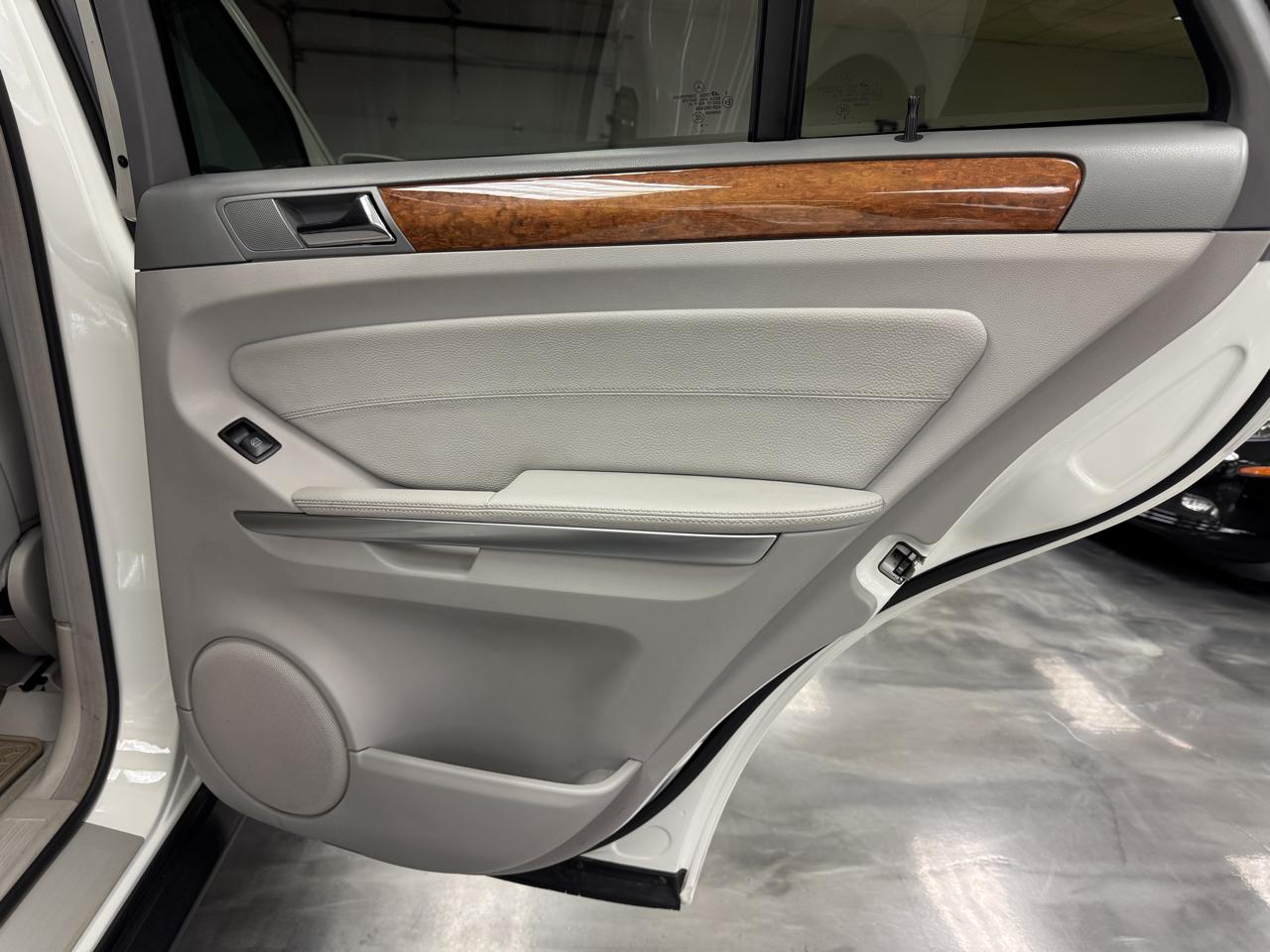 2009 Mercedes-Benz M-Class ML350 - Photo 28
