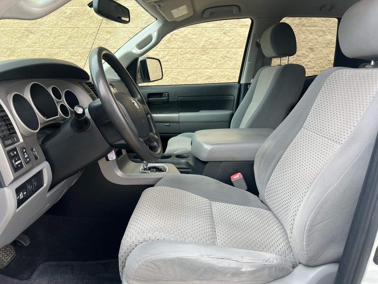 Toyota Tundra 4WD Truck Double Cab 5.7L FFV V8 6-Spd AT (Natl) 2012