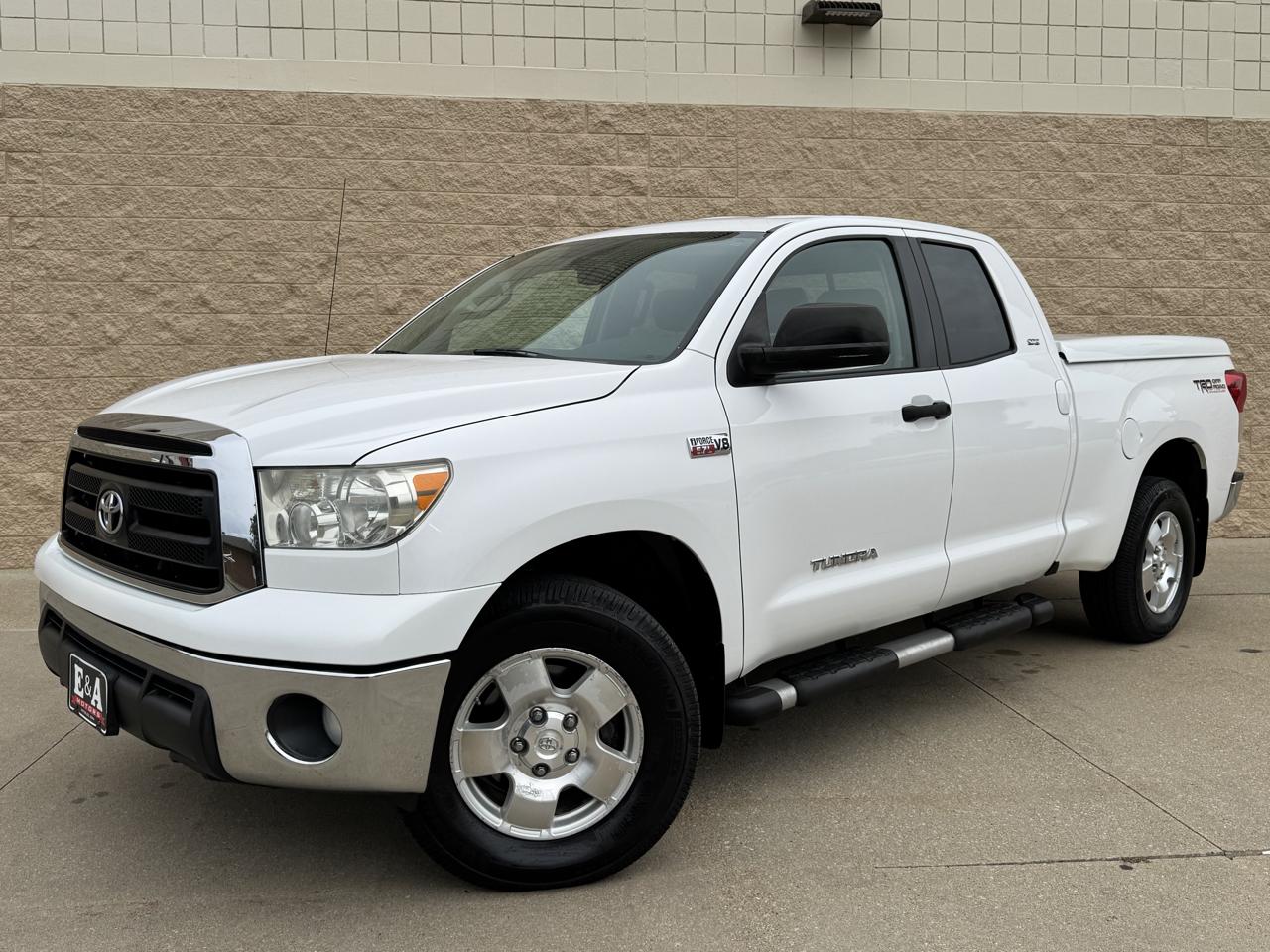 Toyota Tundra 4WD Truck Double Cab 5.7L FFV V8 6-Spd AT (Natl) 2012