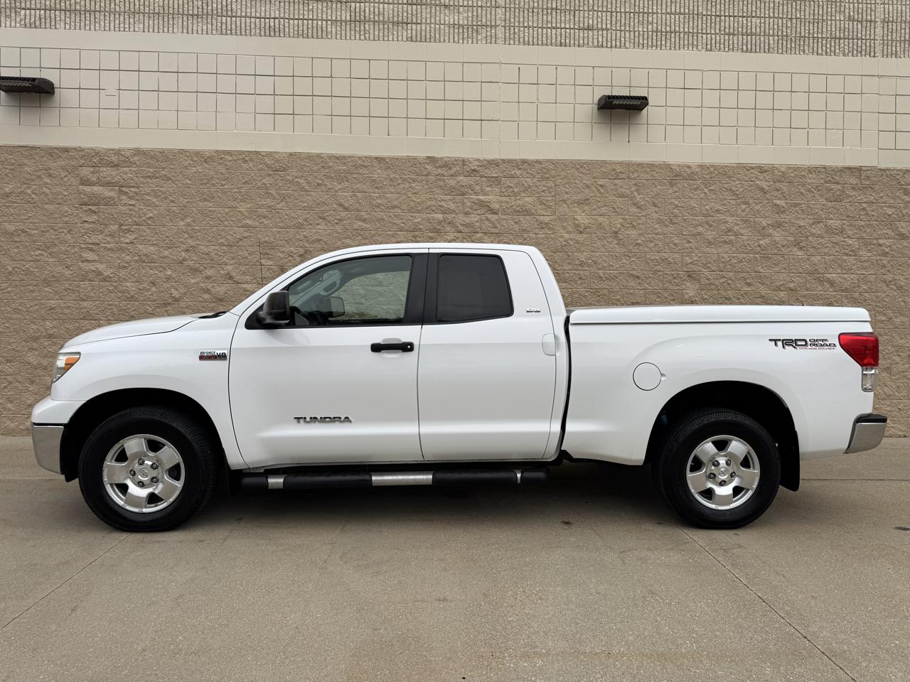Toyota Tundra 4WD Truck Double Cab 5.7L FFV V8 6-Spd AT (Natl) 2012