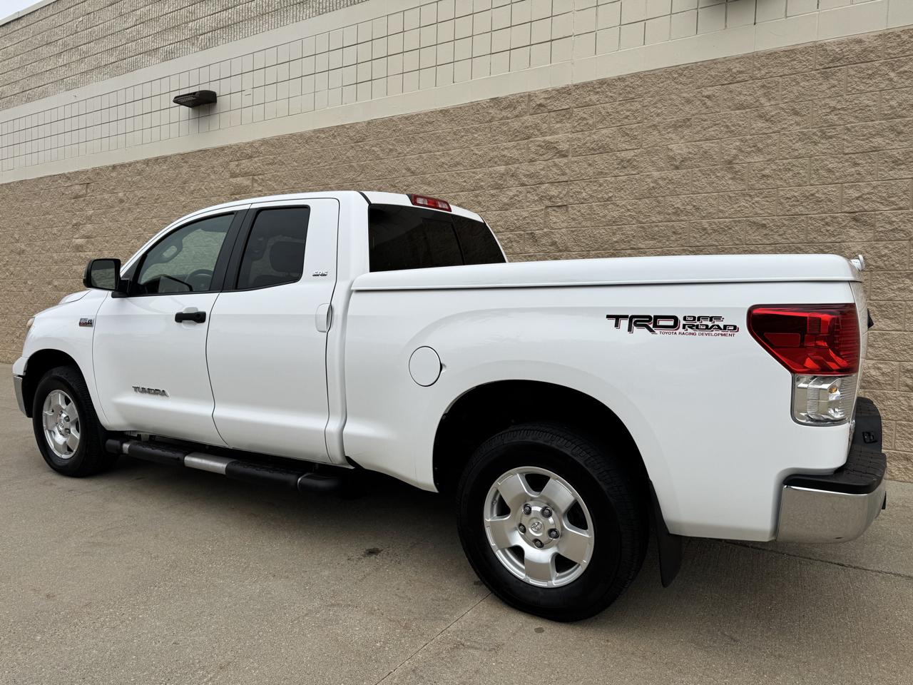 Toyota Tundra 4WD Truck Double Cab 5.7L FFV V8 6-Spd AT (Natl) 2012