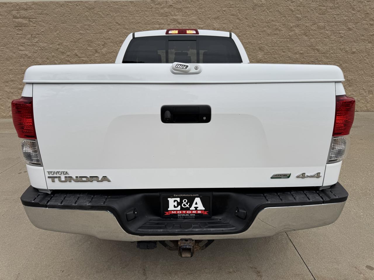 Toyota Tundra 4WD Truck Double Cab 5.7L FFV V8 6-Spd AT (Natl) 2012