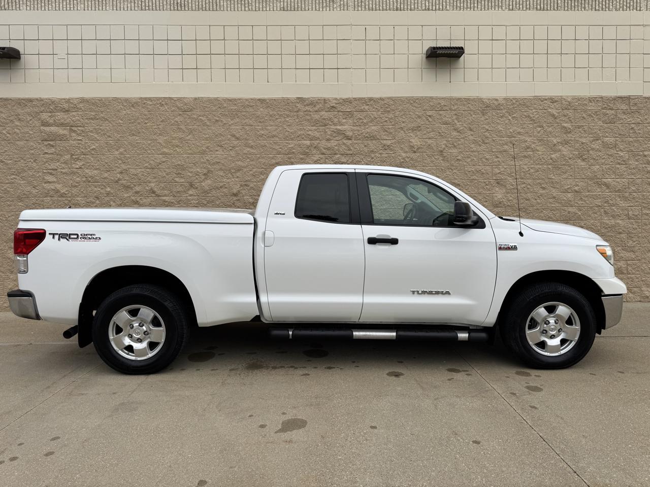 Toyota Tundra 4WD Truck Double Cab 5.7L FFV V8 6-Spd AT (Natl) 2012