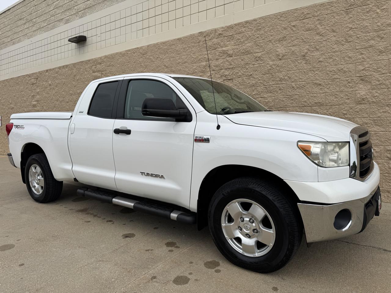 Toyota Tundra 4WD Truck Double Cab 5.7L FFV V8 6-Spd AT (Natl) 2012