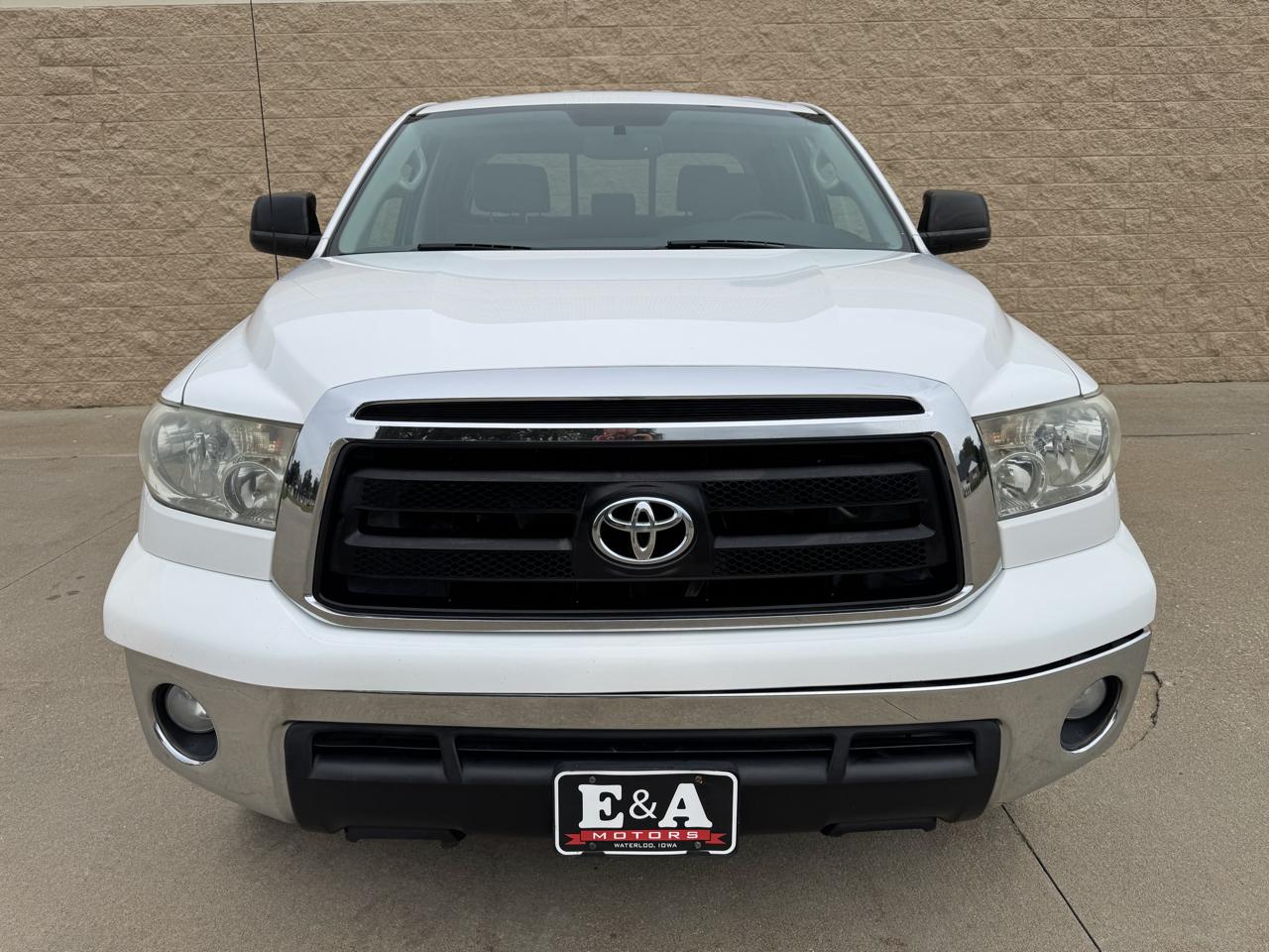 Toyota Tundra 4WD Truck Double Cab 5.7L FFV V8 6-Spd AT (Natl) 2012