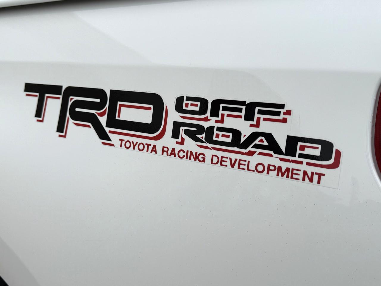 Toyota Tundra 4WD Truck Double Cab 5.7L FFV V8 6-Spd AT (Natl) 2012