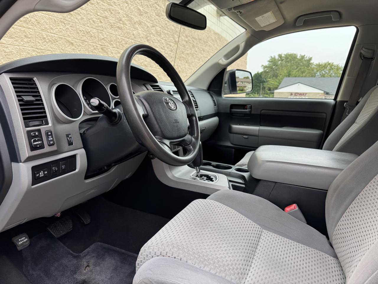 Toyota Tundra 4WD Truck Double Cab 5.7L FFV V8 6-Spd AT (Natl) 2012