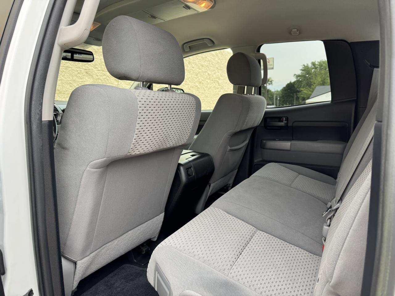 Toyota Tundra 4WD Truck Double Cab 5.7L FFV V8 6-Spd AT (Natl) 2012