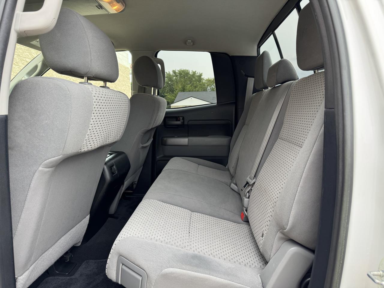 Toyota Tundra 4WD Truck Double Cab 5.7L FFV V8 6-Spd AT (Natl) 2012