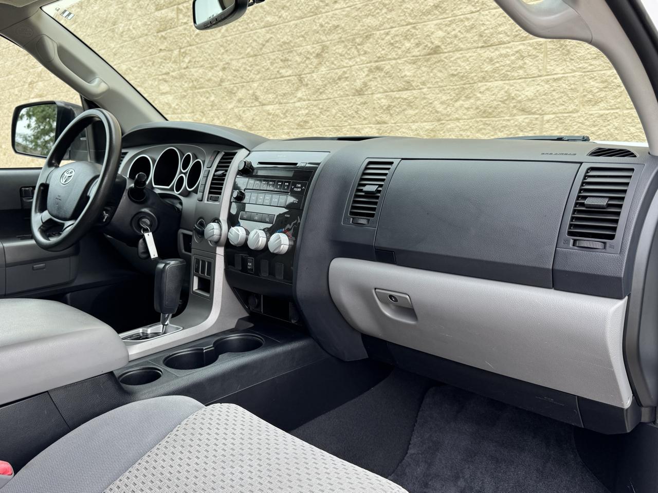 Toyota Tundra 4WD Truck Double Cab 5.7L FFV V8 6-Spd AT (Natl) 2012